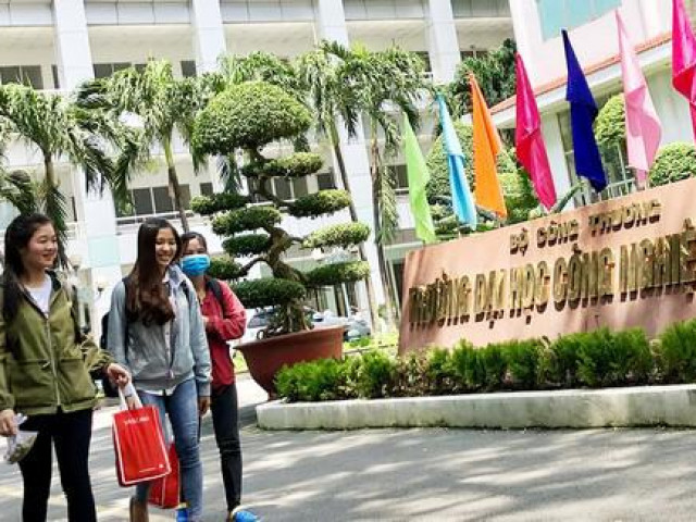 Giáo dục - du học - Sinh viên kêu trời vì trường điều chỉnh lịch học từ 6 giờ 30