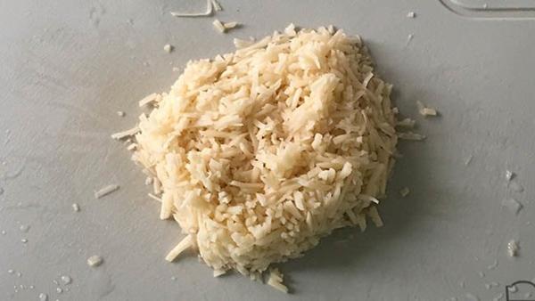 Mẹ làm khoai tây cà rốt theo cách này, con ăn hoài không chán - 3