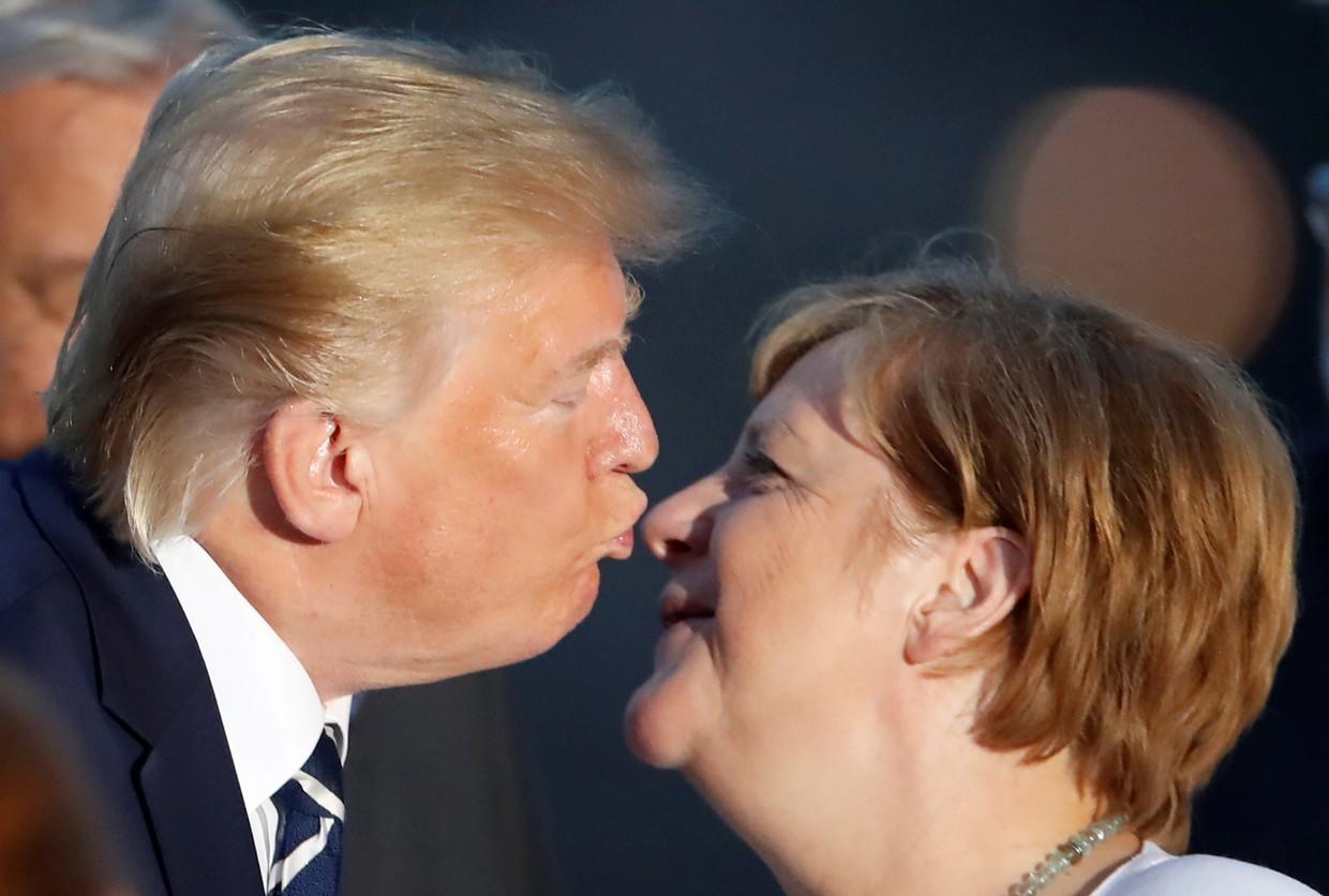 Ông Trump và Thủ tướng Đức Angela Merkel trong một cuộc gặp (ảnh: Reuters)