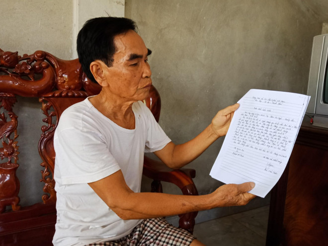 Ông Bùi Văn Thực (77 tuổi, ở xã Quảng Lạc, huyện Nho Quan, tỉnh Ninh Bình) vẫn chưa hết "sốc" trước sự việc gia đình tăng tới 3.498 số điện trong 1 tháng