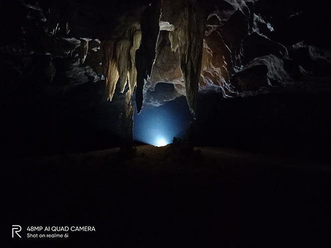 Cùng Realme 6i ghi lại khoảnh khắc đẹp huyền ảo của hang Nước Nứt, Quảng Bình - 4