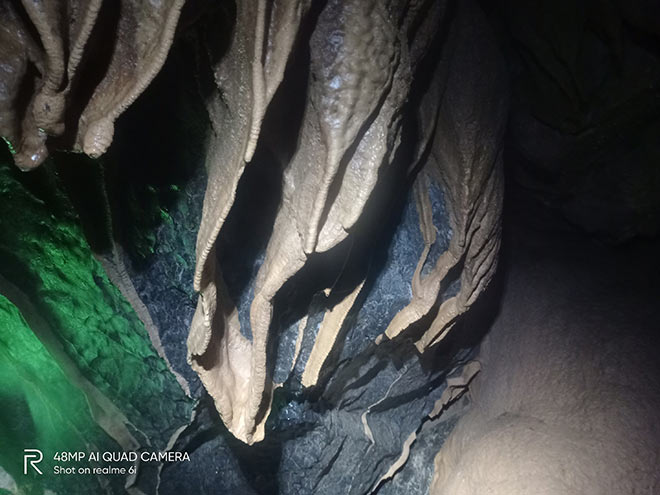 Cùng Realme 6i ghi lại khoảnh khắc đẹp huyền ảo của hang Nước Nứt, Quảng Bình - 7