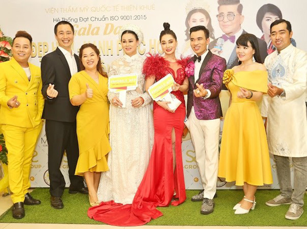 Hoa hậu Đông Nam Á Hồng Tươi rạng rỡ dự Gala Dinner - 3