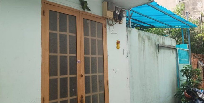 Khu trọ nơi mẹ con cháu H. sinh sống, phòng trọ hiện khóa cửa