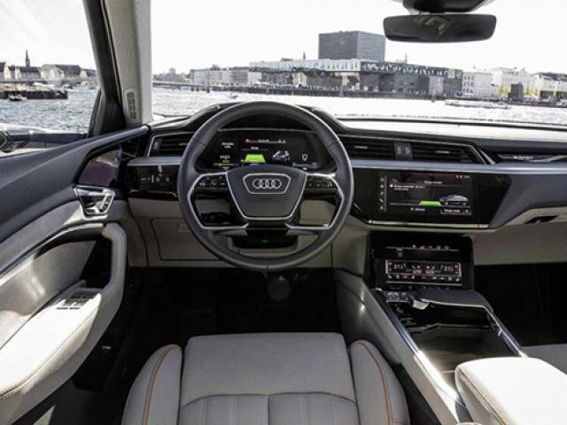 Ngắm xe - 10 mẫu ô tô có thiết kế nội thất đẹp nhất năm 2020