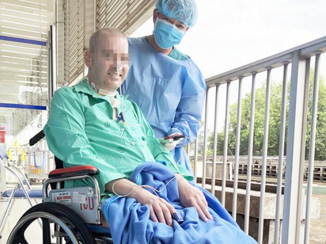 Tin tức trong ngày - Nam phi công người Anh đã bước đi được nhiều hơn