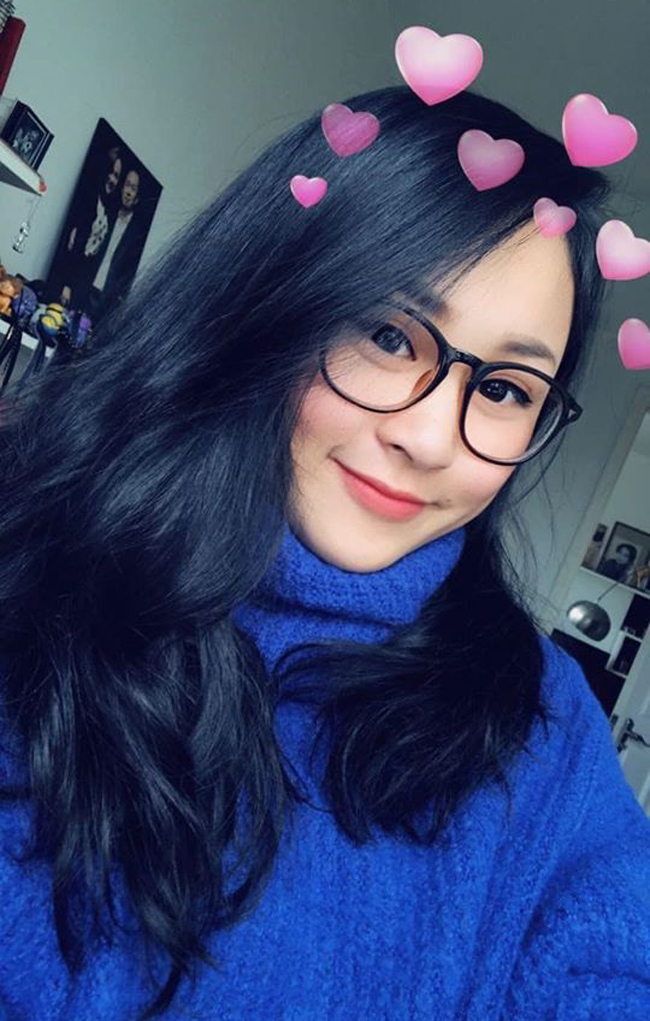 Thiện Thanh có biệt danh ở nhà là Bột Giặt và Nước xả Vải. Đây là nick name 3 chị em cô nàng tự đặt&nbsp;&#34;cho vui mà còn độc nữa&#34;.
