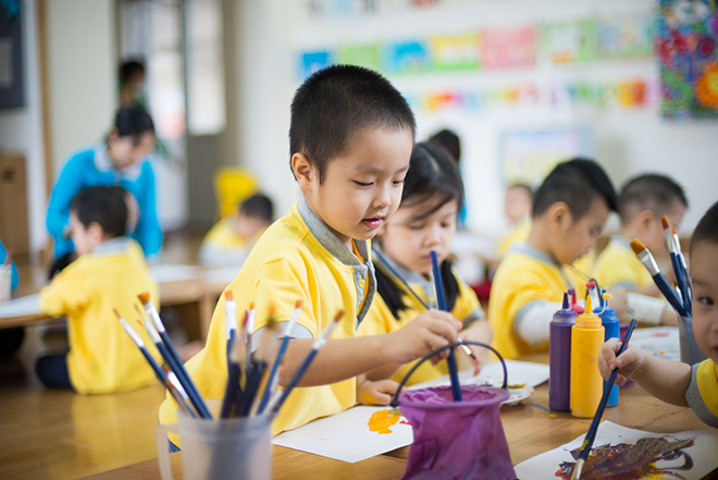 Triết lý đào tạo là kích thích sự phát triển tự nhiên của bé