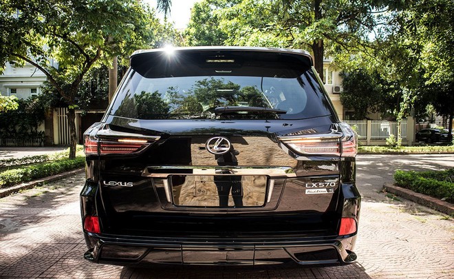 Cận cảnh Lexus LX 570 Super Sport 2020 Black Edition giá hơn 9 tỷ đồng tại Việt Nam - 4