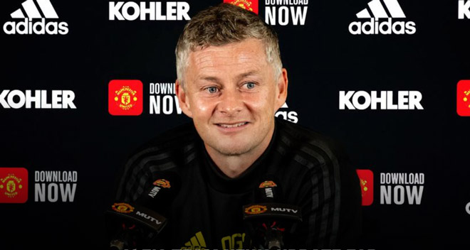 HLV Solskjaer thường rất thân thiện với cánh báo giới