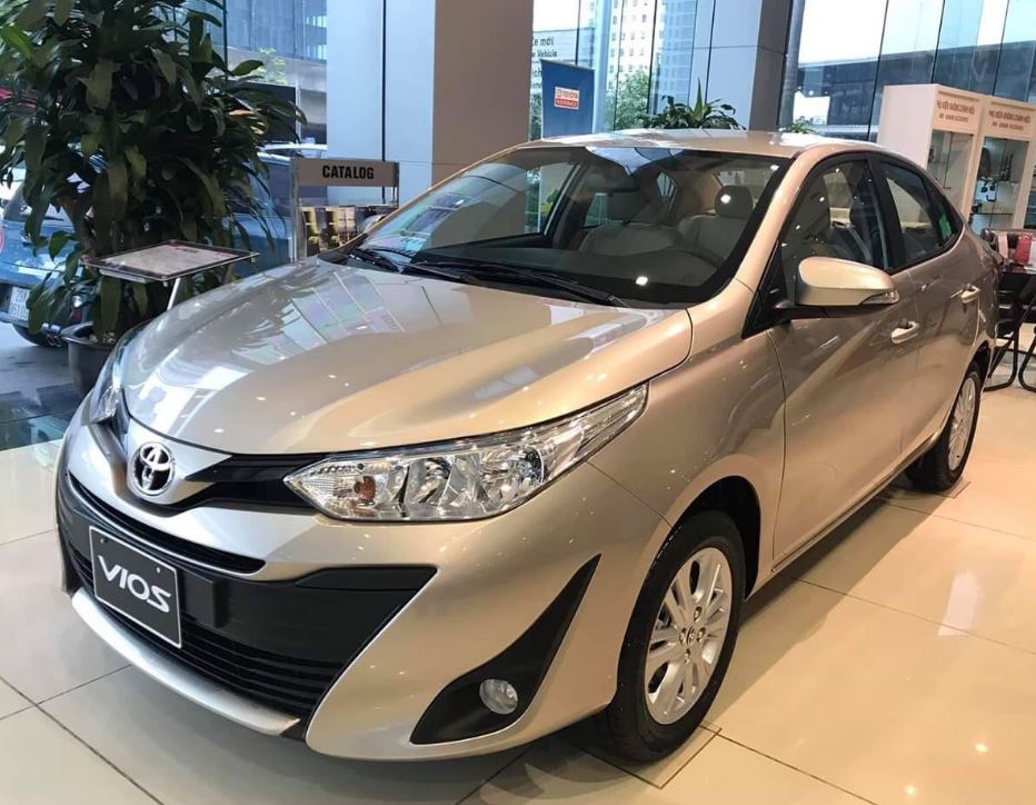 Giá xe Toyota 07/2020: Giá niêm yết, giá lăn bánh các phiên bản - 2