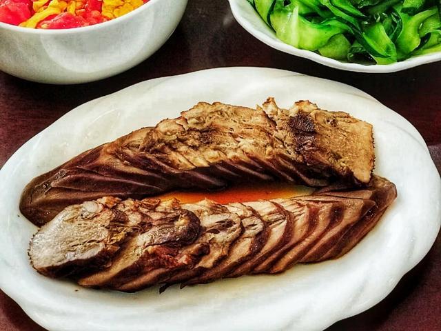 Ẩm thực - Lưỡi lợn đừng mãi chỉ luộc, làm thành món này ngon "nhức nhối", nhậu cực tốn mồi