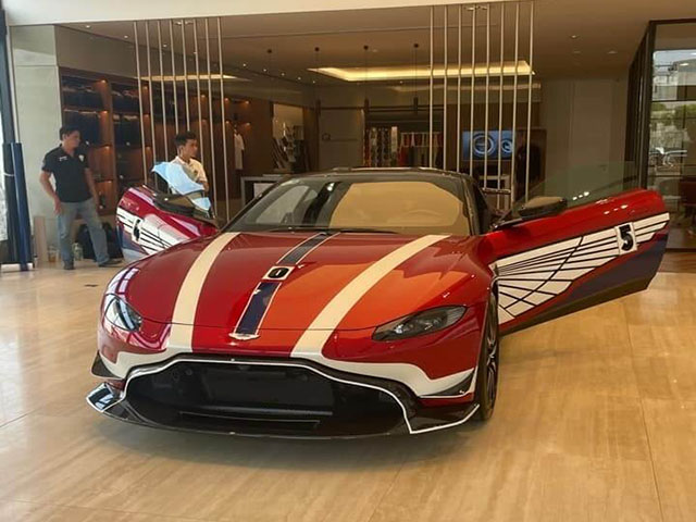 Đại gia Minh Nhựa tậu Aston Martin V8 Vantage giá gần 15 tỷ đồng