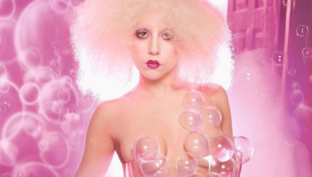 Chủ nghĩa siêu thực trong trang phục của Lady Gaga - 1