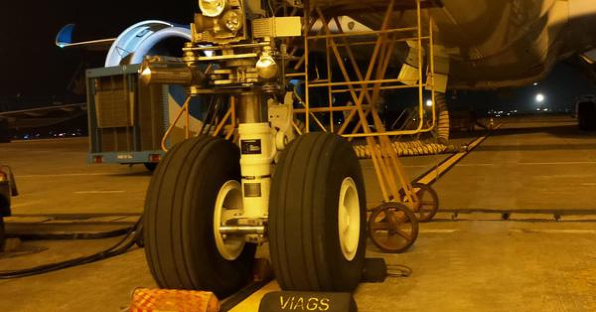 Tin tức trong ngày - Siêu máy bay được phát hiện rách lốp sau hành trình Tân Sơn Nhất - Nội Bài