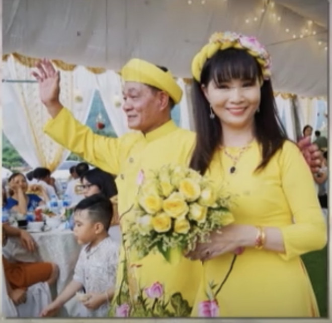 Hòa - Thu trong đám cưới năm 2007