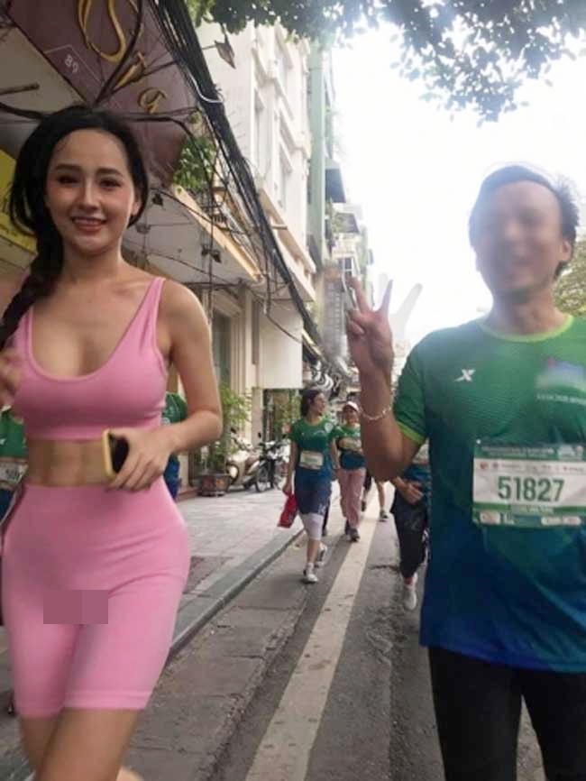 Hoa hậu Đỗ Thị Hà qua ống kính không "giả trân": Chân dài như gấp đôi người thường - 13
