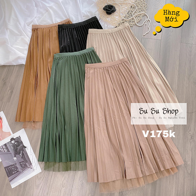 Những chiếc váy khoe khéo vóc dáng quyến rũ của người mặc.