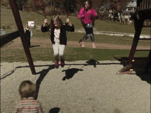 Tranh vui - Tình huống hài hước của các nhóc tì khiến người lớn cũng phải bật cười