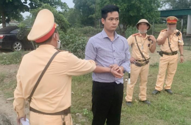 Đối tượng Nguyễn Văn Nam giấu ma túy trong hậu môn nhưng không qua mặt được lực lượng CSGT