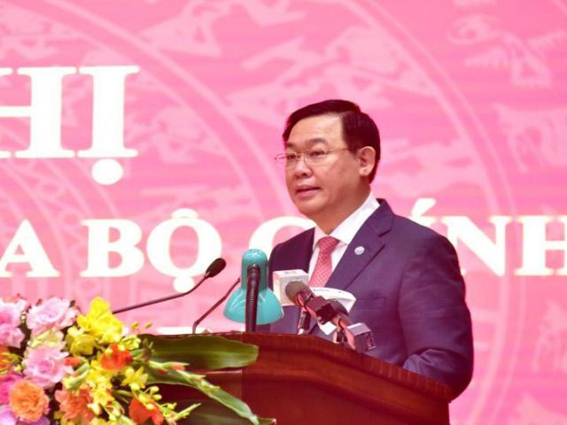 Tin tức trong ngày - Ông Vương Đình Huệ mong cán bộ Hà Nội thông cảm vì "có lúc phát biểu to hơn bình thường"