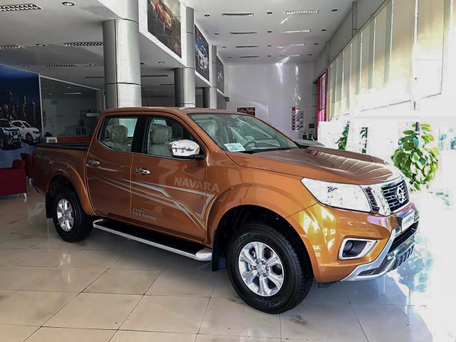 Nissan Navara giảm giá sâu dọn hàng tồn, mở cửa chờ xe thế hệ mới - 4