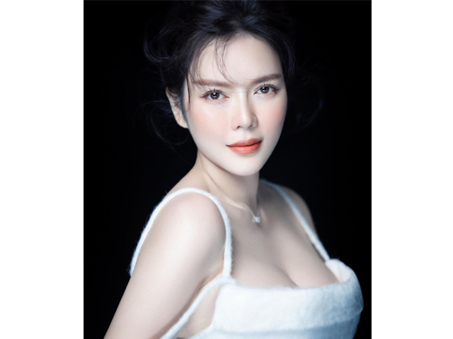 Làm đẹp - Lý Nhã Kỳ gợi cảm tuổi sắp 40, fan tấm tắc "độc thân xinh đẹp đáng lắm"