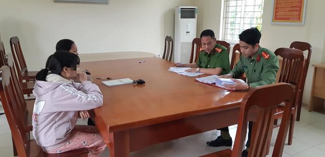 Cơ quan Công an lập biên bản xử phạt vi phạm hành chính đối với Nguyễn Thị Vĩnh.