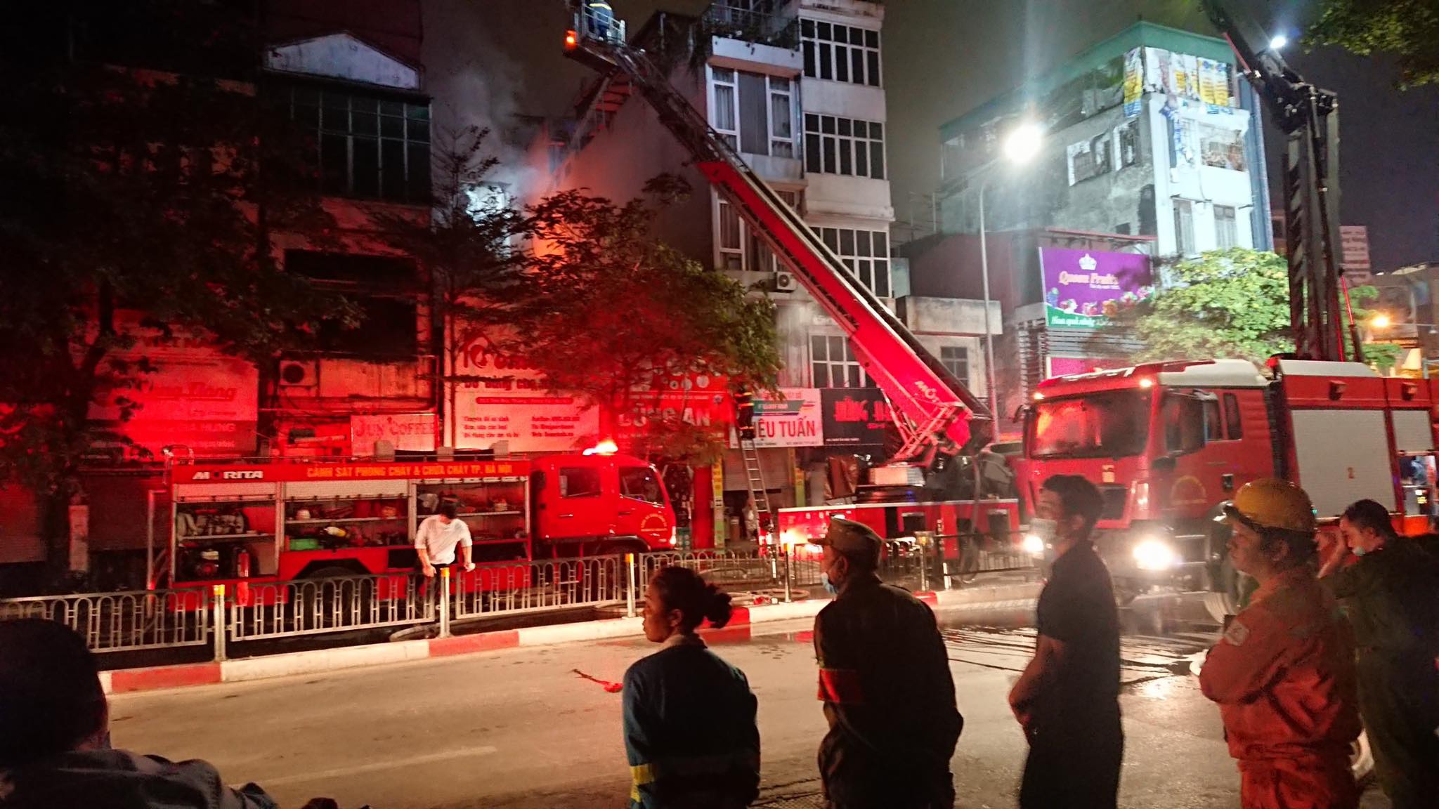 Cháy cửa hàng ở Hà Nội: Nhà có 1 lối ra, cả 4 thi thể ở tầng tum - 1