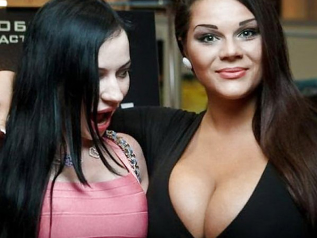 Tranh vui - Sự bất công của chị em khi "kẻ ăn không hết, người lần chẳng ra"