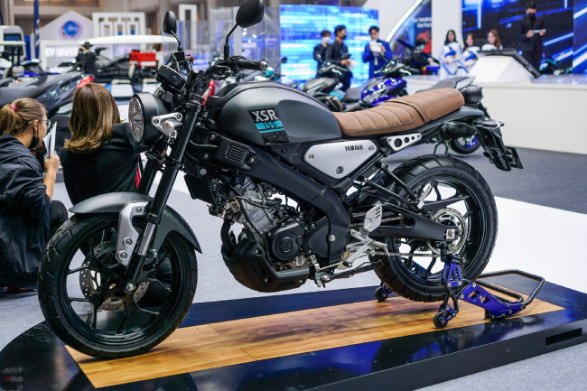 Tại Motor Show 2021, Yamaha còn trình làng mẫu xế nổ cổ điển XSR155.
