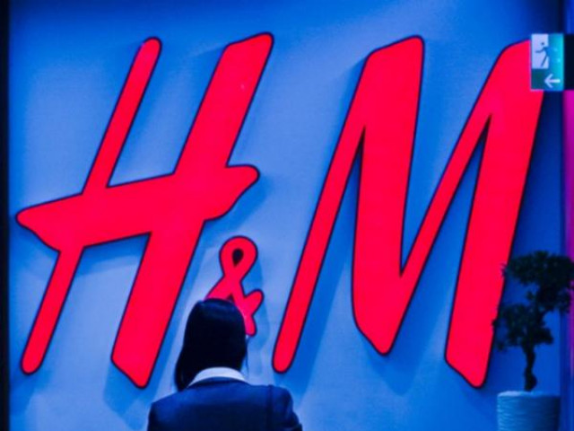Kinh doanh - H&amp;M: Gần 5.000 cửa hàng toàn cầu, nhưng lùm xùm cũng nhiều không kém