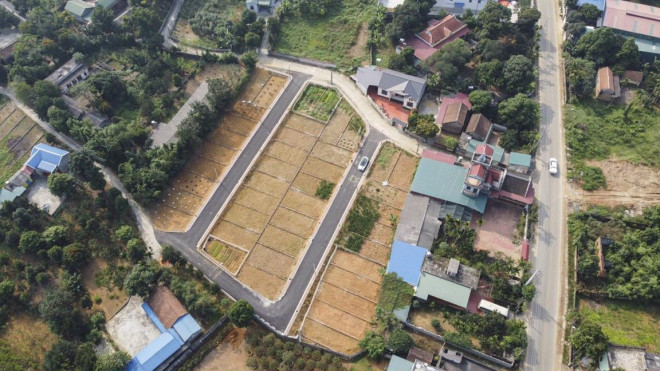 Những lô đất mới "xuất hiện" ở vùng ven khu vực quy hoạch đô thị vệ tinh Hòa Lạc.