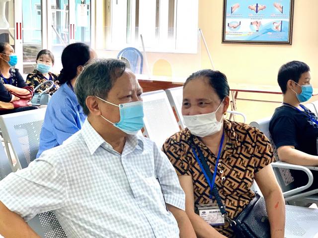 Sức khỏe đời sống - Người đàn ông vượt qua ung thư phổi giai đoạn 3 suốt 15 năm