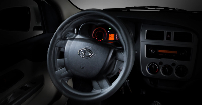 Ghế nỉ xe 02 màu sang trọng, dễ vệ sinh.