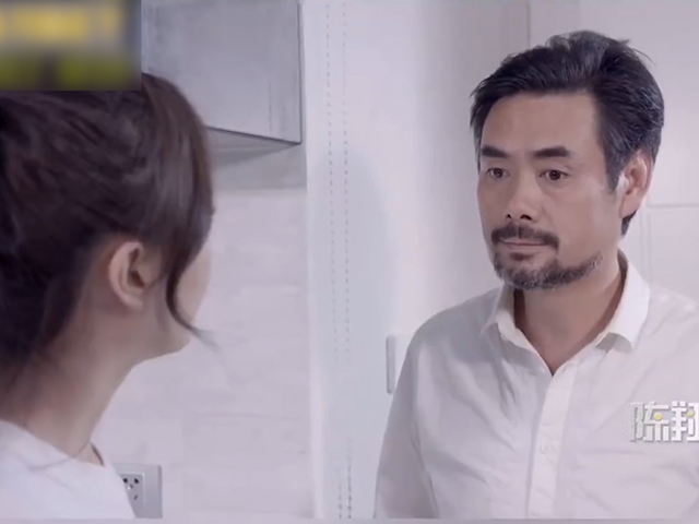 Video Clip Cười - Hoang mang chuyện "mẹ anh mẹ tôi" của cặp vợ chồng mới cưới