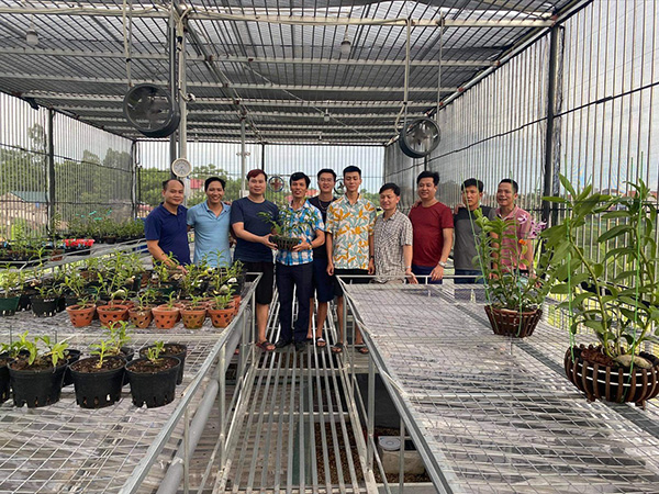 Ông chủ vườn lan 9X Trần Vinh chia sẻ bí quyết trồng lan thành công - 4