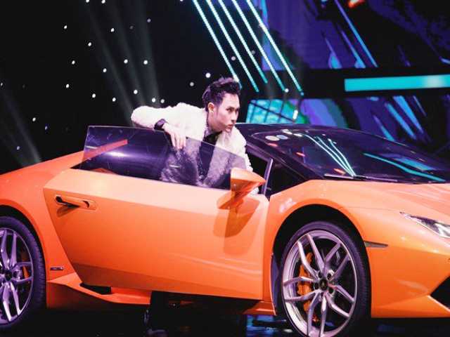 Giải trí - Sao nam đi hát lót giá 10 ngàn đồng, đổi đời nhận cát xê 500 triệu là ai?