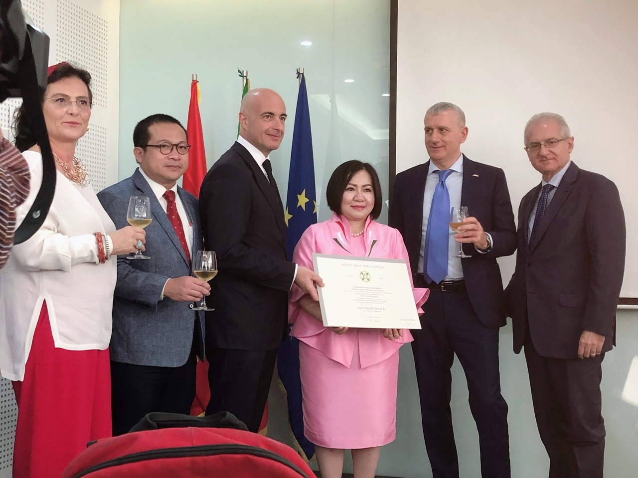 Người phụ nữ Việt đầu tiên được tặng Huân chương từ Tổng thống Ý là ai? - 3