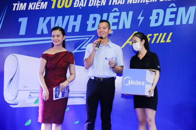 Lễ bốc thăm chương trình “Tìm kiếm 100 khách hàng trải nghiệm điều hòa Midea”