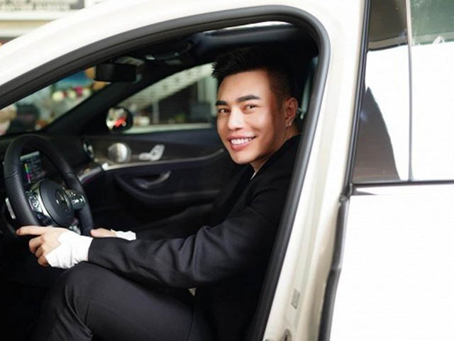 Đời sống Showbiz - "Thánh livestream" thi trượt bằng lái xe lần thứ 14 dù đã làm đủ mọi chiêu độc này