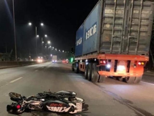 Tin tức trong ngày - Va chạm kinh hoàng với container trên Quốc lộ 51, đôi nam nữ tử vong