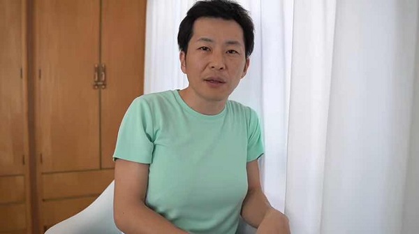 "Nữ YouTuber" nóng bỏng hóa ra là một người đàn ông 37 tuổi.