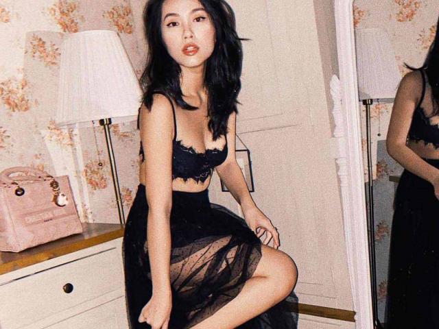 Thời trang - Bạn gái cơ trưởng trẻ nhất Việt Nam: "Mỏng cơm" nên mặc gì cũng xinh, sang