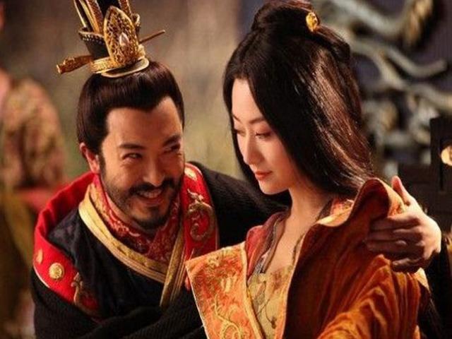 Thế giới - Vị vua TQ cùng 2 quan đại thần "chia sẻ" một đại mỹ nhân, lãnh họa không ngờ