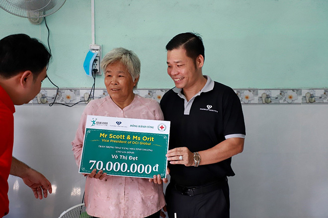 Hoạt động trao nhà tình thương…