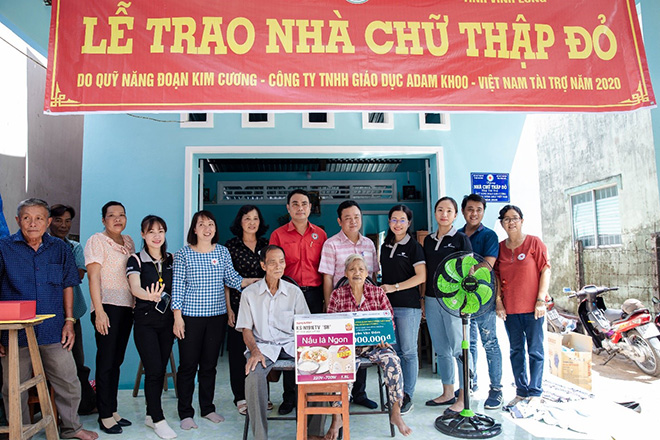 …cho các hoàn cảnh khó khăn, người già neo đơn…