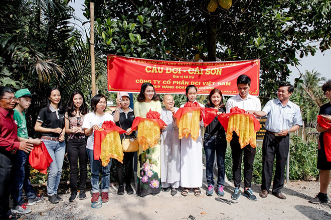 …xây cầu nông thôn mới…