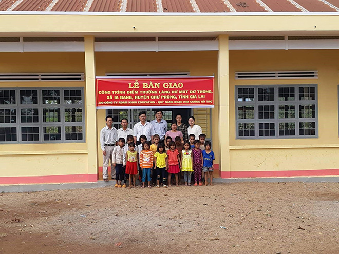 …Và các điểm trường cho trẻ em vùng xa…
