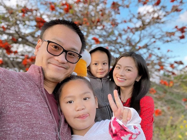 Đến tháng 12/2019, Diệu Hương cùng gia đình sang Mỹ định cư. Từ đó, cô gần như rút khỏi showbiz, tận hưởng cuộc sống bình yên bên chồng và hai con.
